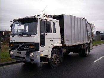 Volvo FL 616 4X2 - Caminhão de lixo