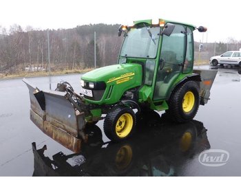  John-Deere 2520 Tractor with plow and spreader - Veículo municipal/ Especial
