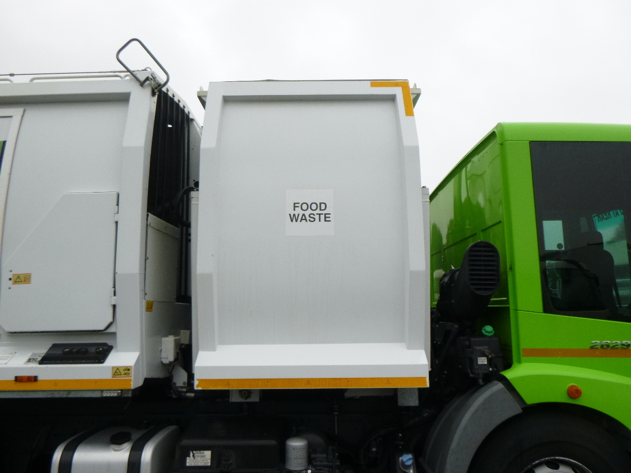 Caminhão de lixo Mercedes Econic 2629 RHD 6x2 Geesink Norba refuse truck: foto 6