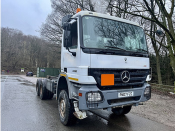 MERCEDES Actros 3332 6x6 Chassis cab - Caminhão chassi: foto 1