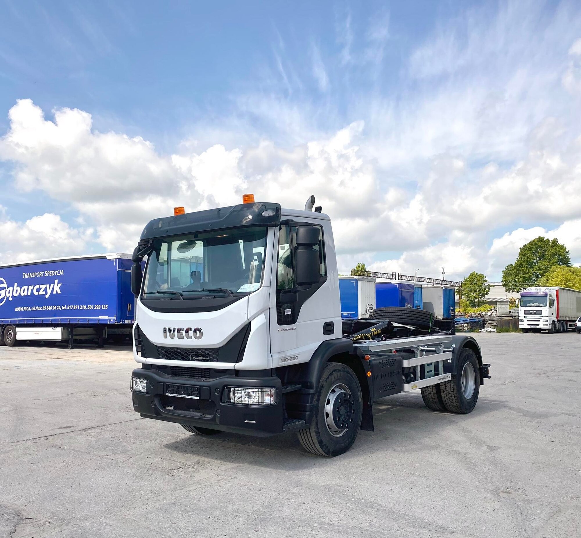 KING Vehicle Body Builder - Veículos comerciais undefined: foto 3