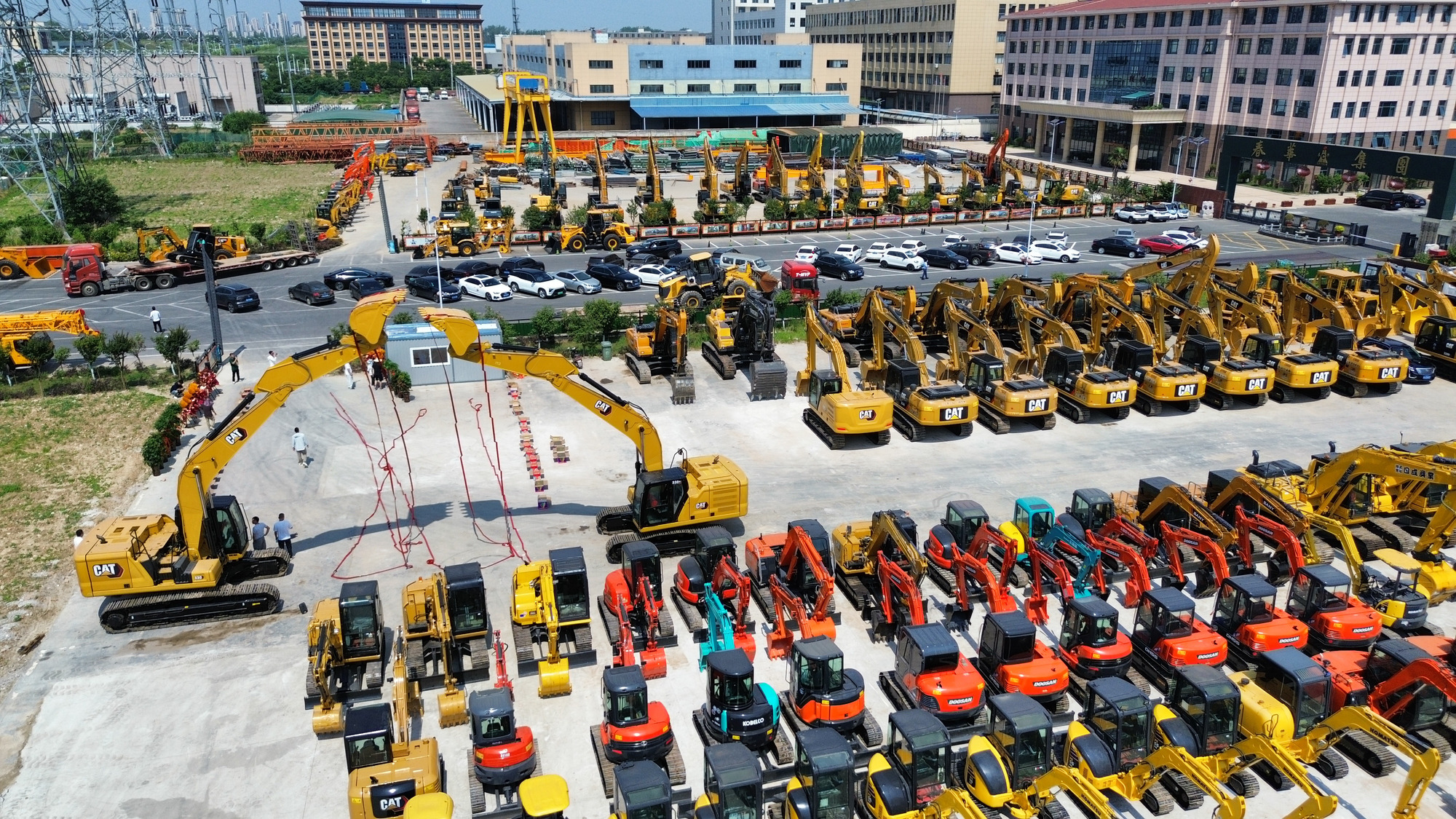 Toaks International Trading Company - Caminhões SINOTRUK - diesel, caixa de velocidades: manual undefined: foto 1