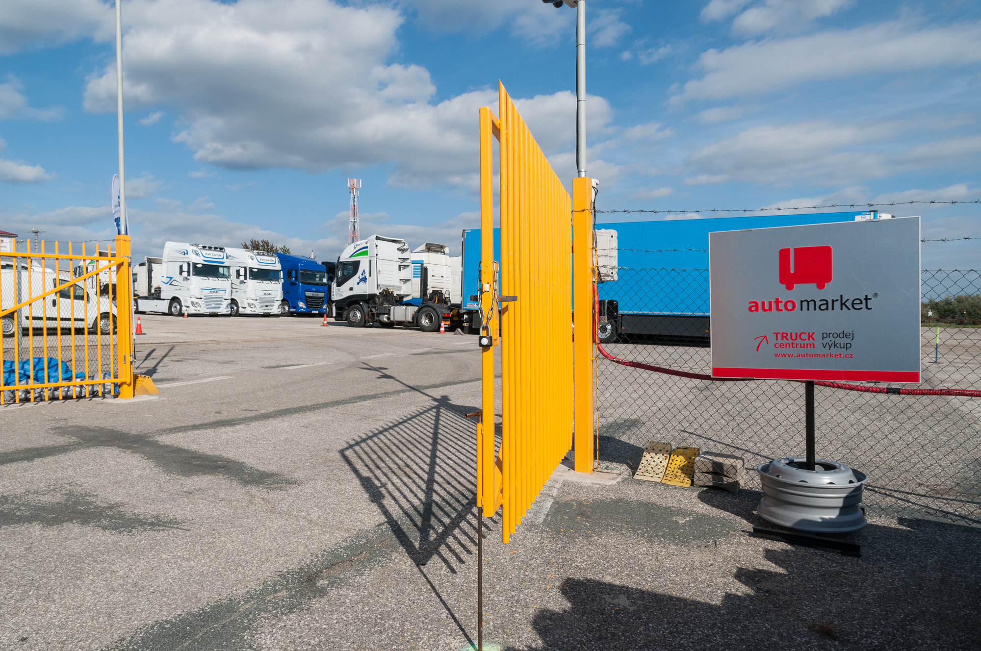 AUTOMARKET TRUCKS s.r.o. - Ônibus undefined: foto 3