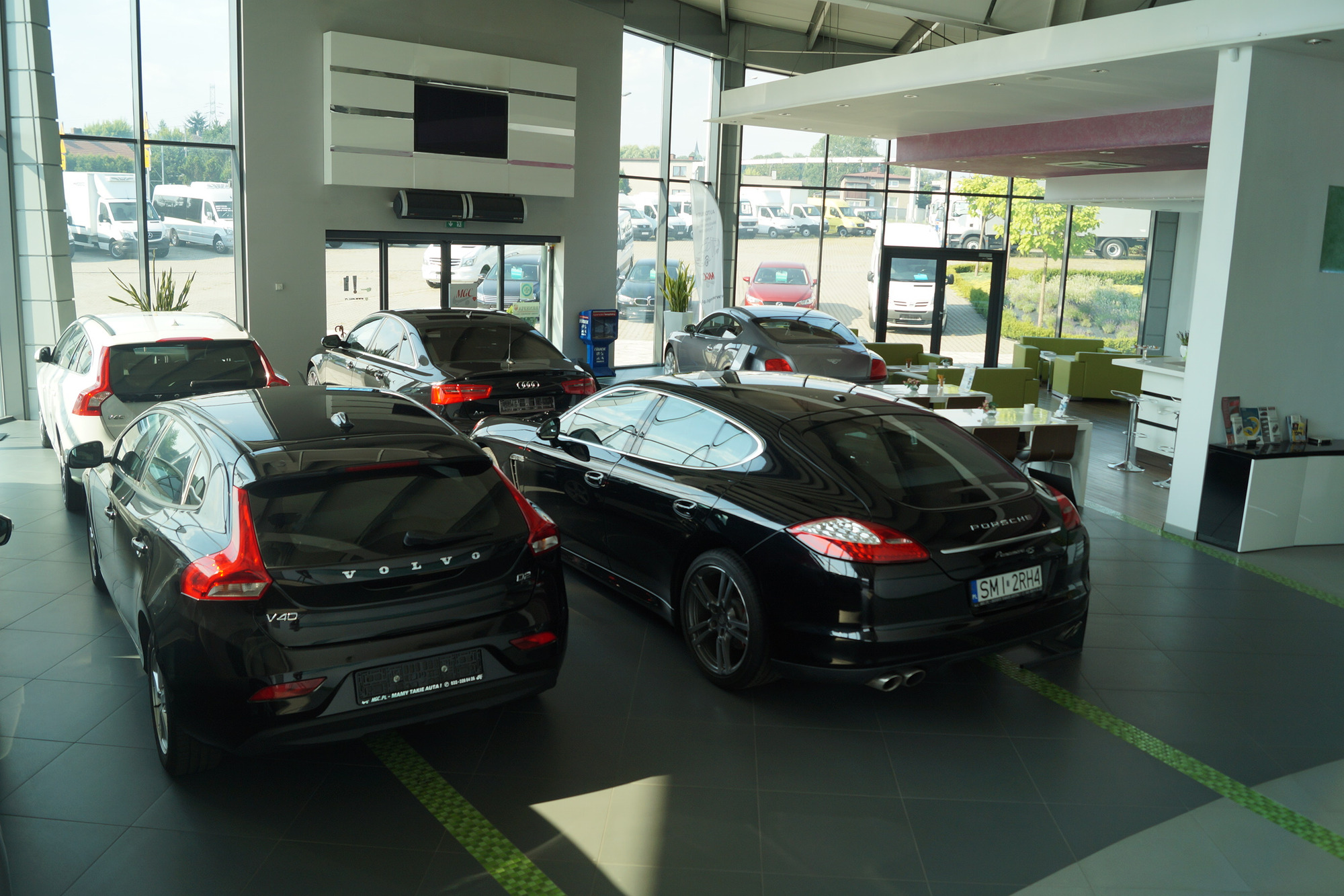 MGC CENTRUM SAMOCHODOW DOSTAWCZYCH - veículos a venda undefined: foto 14