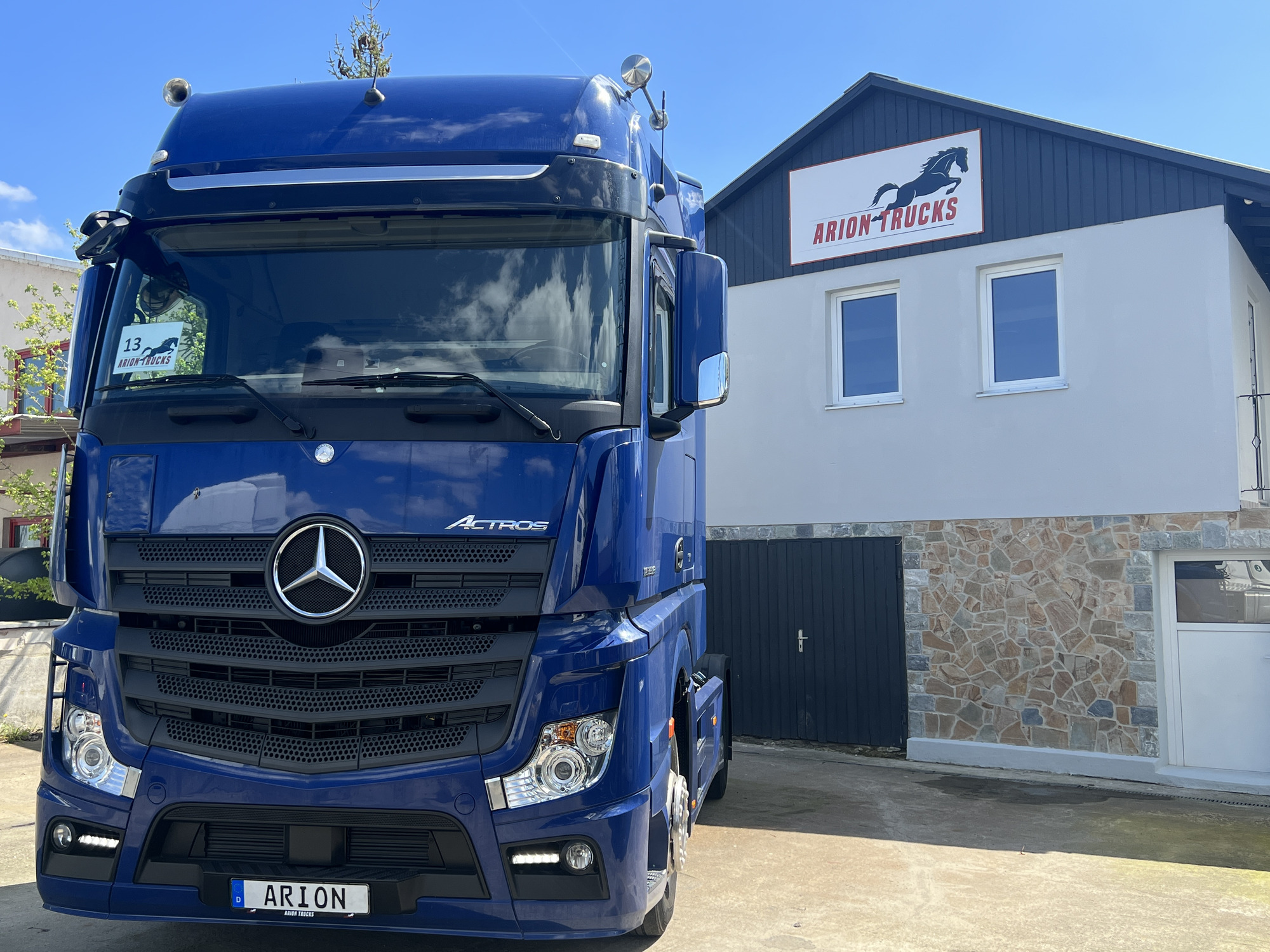 ARION TRUCKS GmbH - Veículos comerciais MERCEDES-BENZ - Euro 4 undefined: foto 1