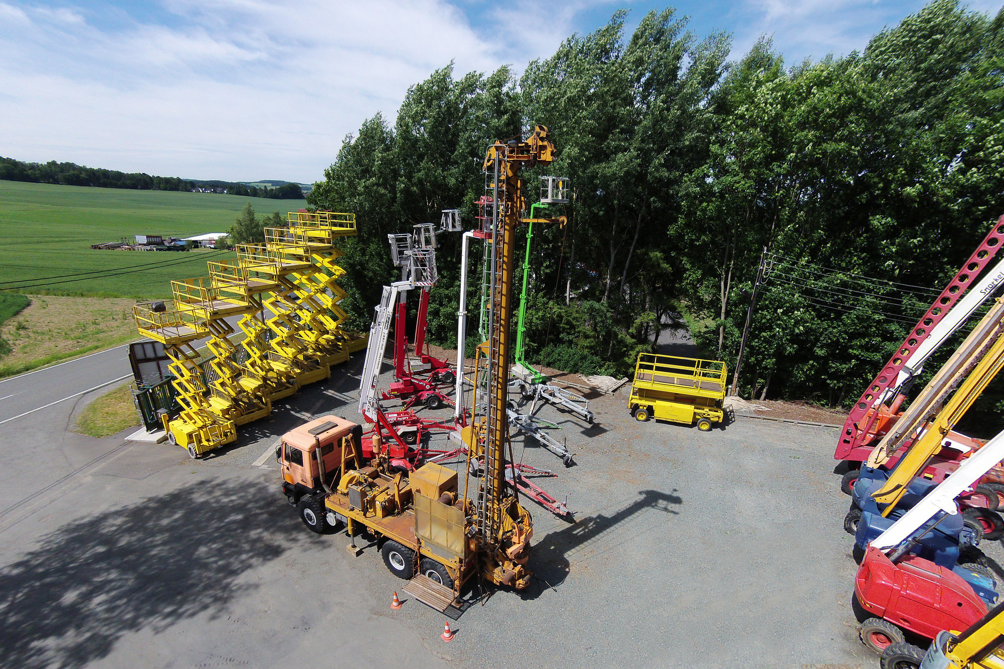 BASAN GmbH - Máquinas de construção GENIE undefined: foto 6