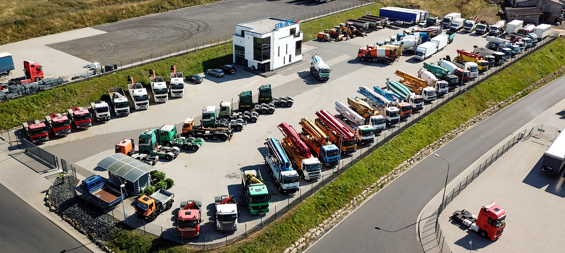 Cris Devi Trucks GmbH & Co. KG - Veículos comerciais undefined: foto 1