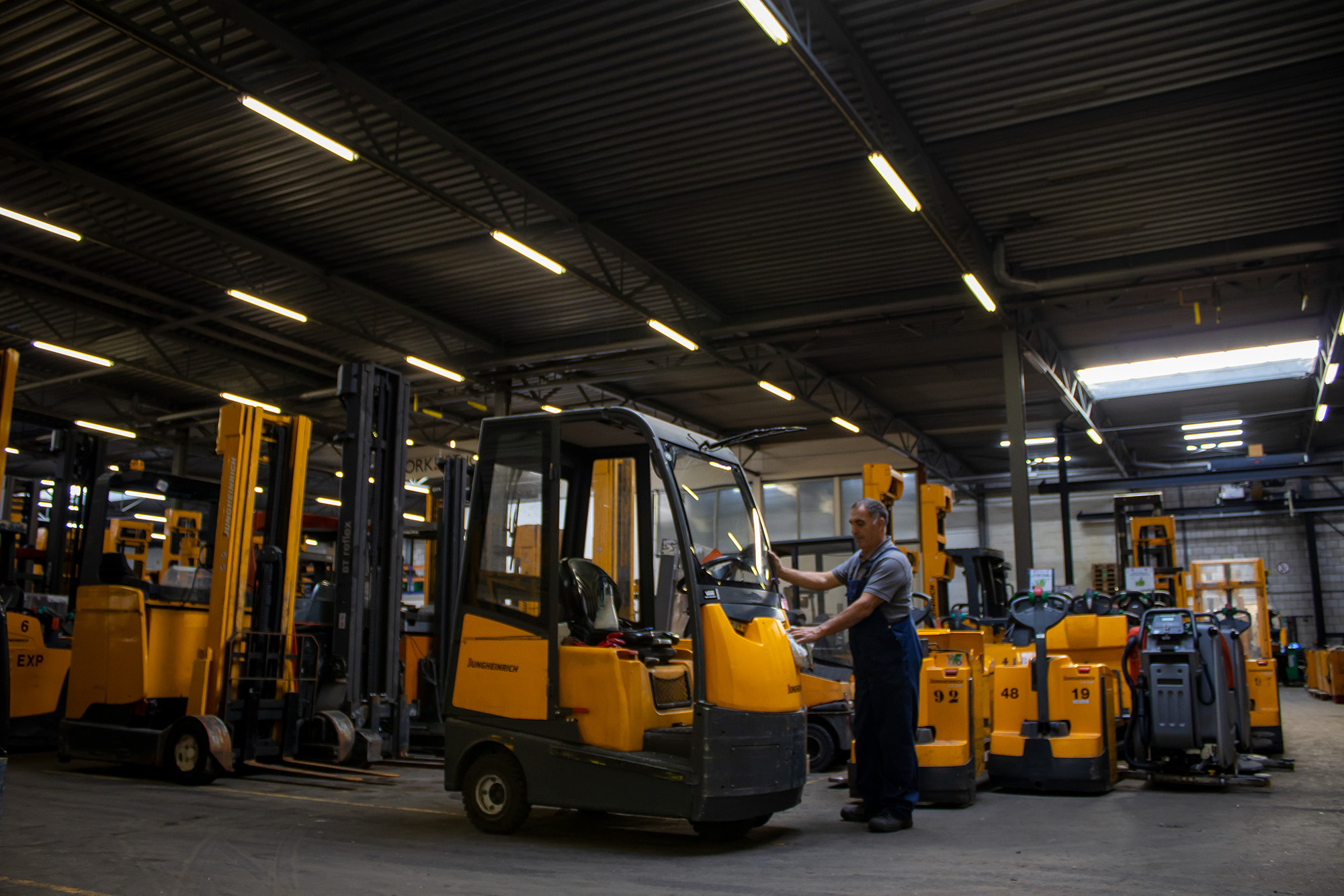 Forklifthouse B.V. - veículos a venda undefined: foto 1