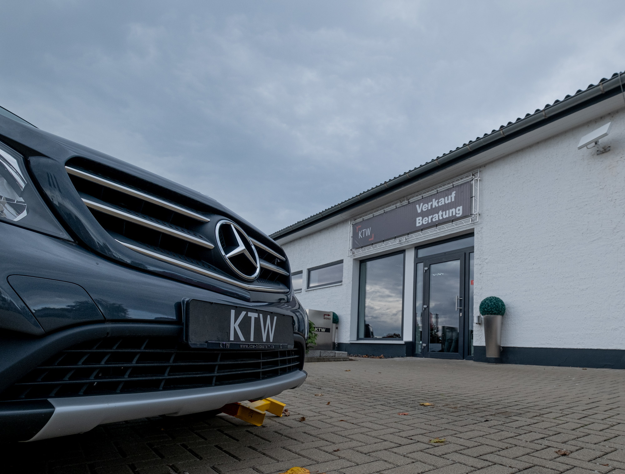 KTW Autohaus GmbH  - Veículos comerciais - gasolina undefined: foto 9