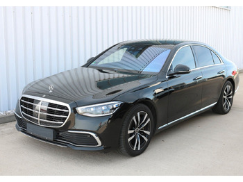 Sedã MERCEDES-BENZ