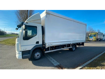 Caminhão com lona DAF LF 210