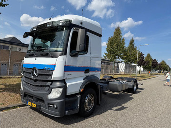 Caminhão chassi MERCEDES-BENZ Actros