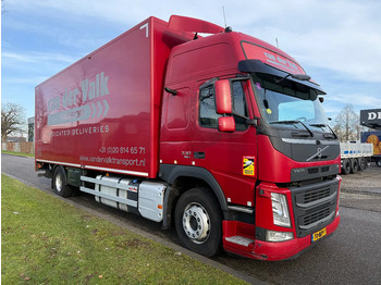 Caminhão furgão Volvo FM 330 2017: foto 2