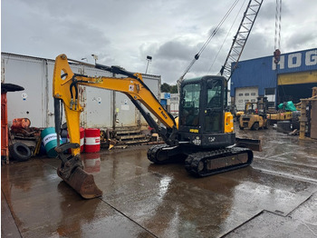 Mini escavadeira BOBCAT E50