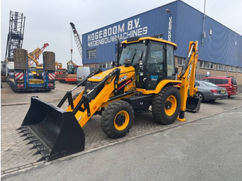 Retroescavadeira JCB 3CX