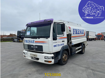 Caminhão tanque MAN L2000