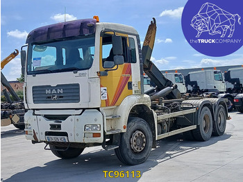 Caminhão transportador de contêineres/ Caixa móvel MAN TGA