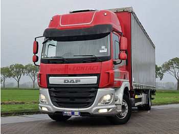 Caminhão com lona DAF CF 400