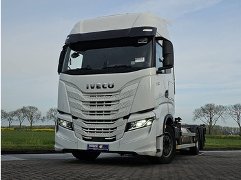 Caminhão transportador de contêineres/ Caixa móvel IVECO S-WAY