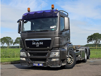 Caminhão chassi MAN TGS 26.400