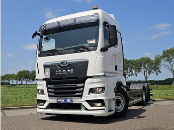 Caminhão transportador de contêineres/ Caixa móvel MAN TGX
