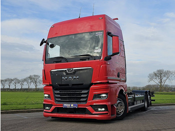 Caminhão transportador de contêineres/ Caixa móvel MAN TGX 26.510