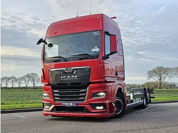 Caminhão transportador de contêineres/ Caixa móvel MAN TGX 26.510