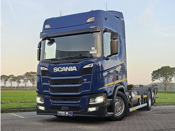 Caminhão transportador de contêineres/ Caixa móvel SCANIA R 410