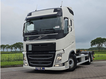 Caminhão transportador de contêineres/ Caixa móvel VOLVO FH 460