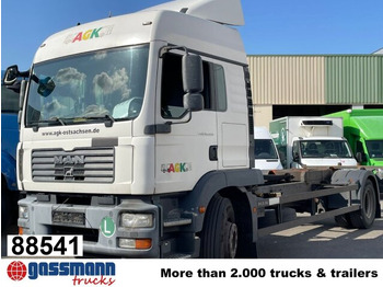 Caminhão transportador de contêineres/ Caixa móvel MAN TGM 18.330
