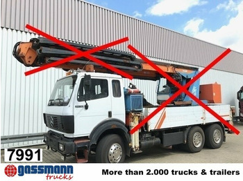 Caminhão chassi MERCEDES-BENZ