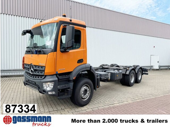 Caminhão chassi MERCEDES-BENZ Arocs