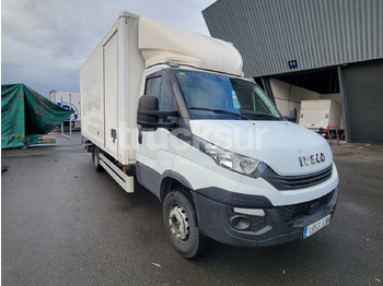 Caminhão furgão IVECO