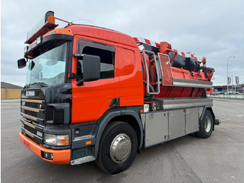 Caminhão limpa fossa SCANIA P94