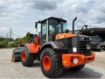 Carregadeira de rodas HITACHI