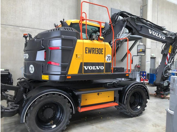 Escavadeira de rodas VOLVO