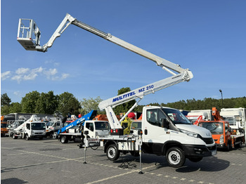 Caminhão com plataforma aérea IVECO Daily 35s14