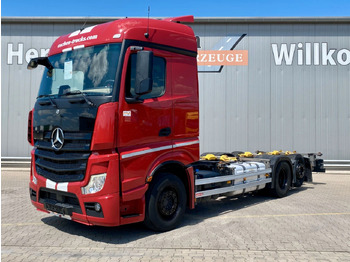 Caminhão transportador de contêineres/ Caixa móvel MERCEDES-BENZ Actros 2546