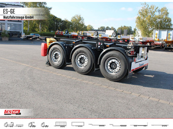 Semireboque transportador de contêineres/ Caixa móvel KRONE