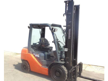 Empilhadeira a diesel TOYOTA FD 25