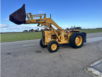 Trator MASSEY FERGUSON