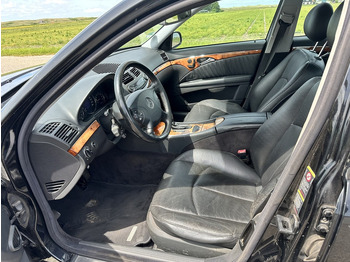 Automóvel Mercedes-Benz E-Klasse 240: foto 4