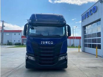Locação de IVECO S-WAY-AS440S53T/FP LT Sattelzugmaschine+LIVING... IVECO S-WAY-AS440S53T/FP LT Sattelzugmaschine+LIVING...: foto 3