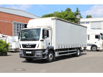 Caminhão com lona MAN TGM 18.290