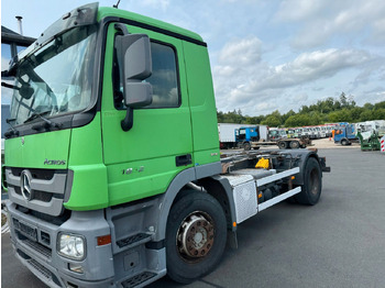 Caminhão chassi MERCEDES-BENZ Actros 1832