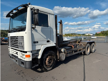 Caminhão chassi VOLVO F12