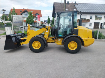 Carregadeira de rodas CATERPILLAR 906H