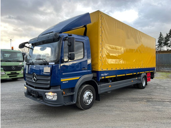 Caminhão com lona MERCEDES-BENZ Atego 1527