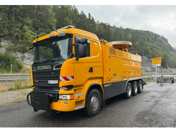 Caminhão limpa fossa SCANIA R