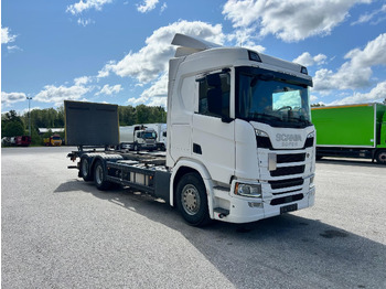 Caminhão chassi SCANIA R 500